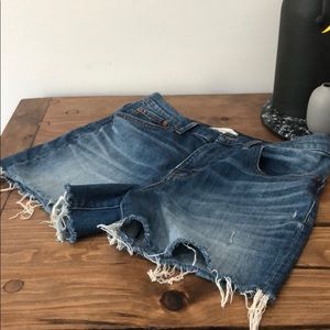Madewell high rise denim shorts size 28